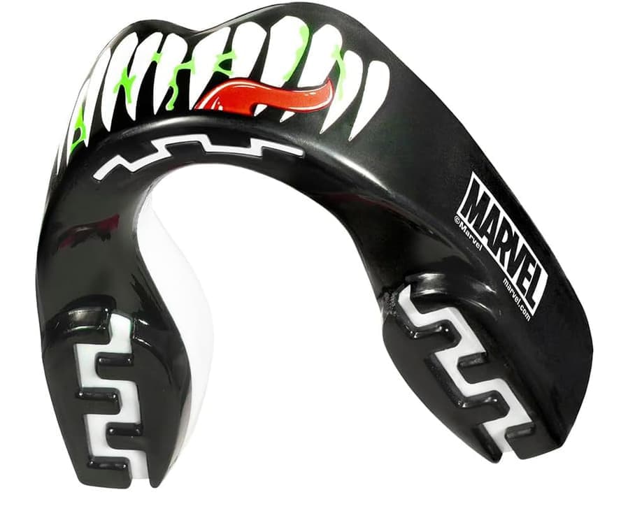 Paradenti SafeJawz Marvel Venom nero con design denti e lingua rossa.