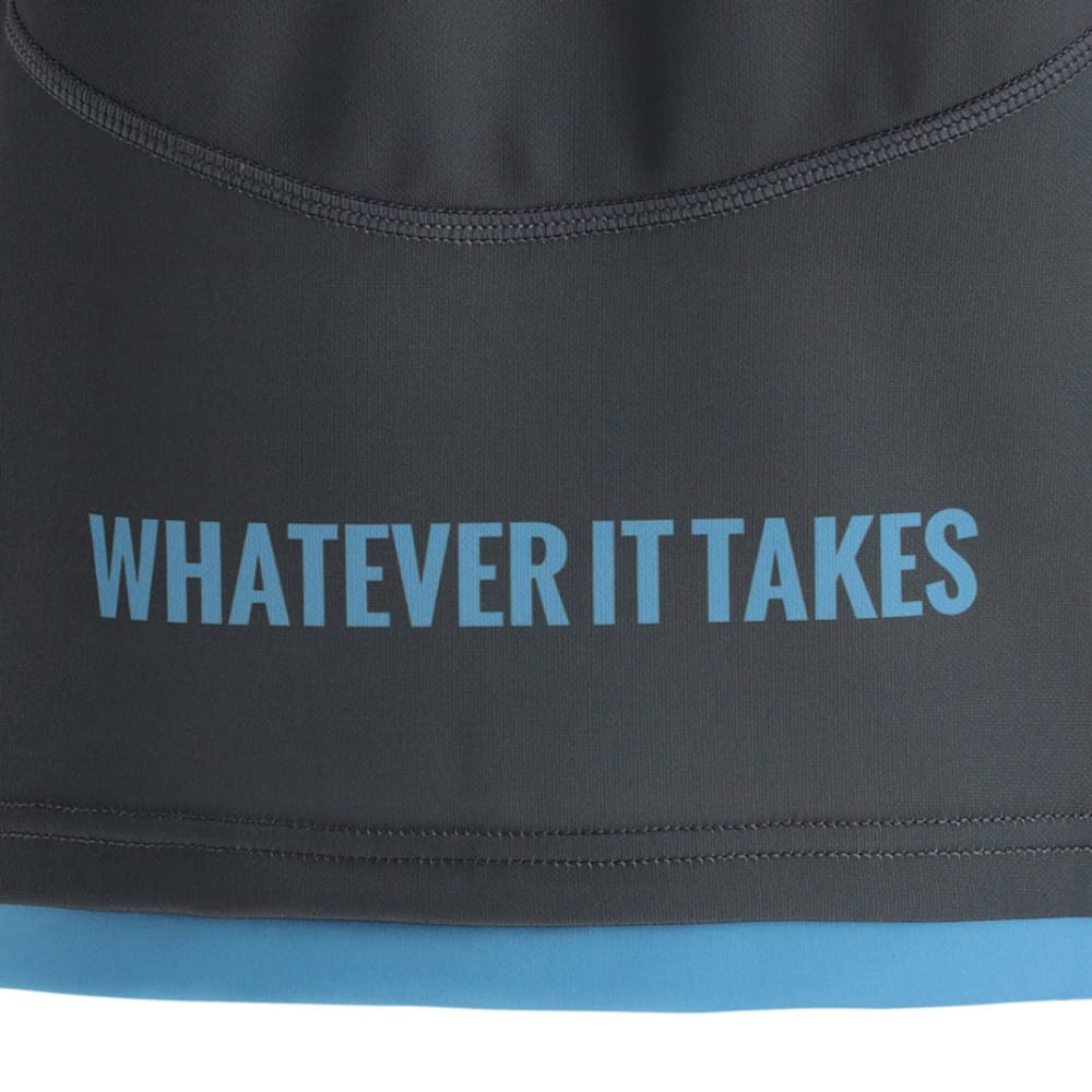 Maglia da rugby replica Glasgow Warriors Training Pro: maglia da allenamento grigio scuro con grafica "Whatever it takes" e orlo blu.