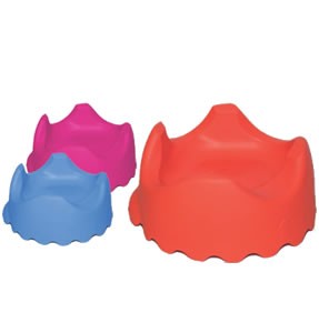 Tre conetti porta pallone da rugby Piazzola Gilbert Spot On nei colori rosa, blu e arancione.