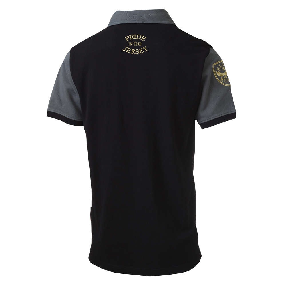 Polo rugby Nuova Zelanda vintage nera con dettagli grigi e scudo dorato.