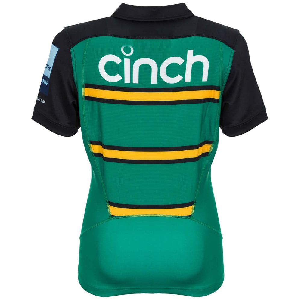 Maglia da rugby femminile Northampton Saints 2022-23: maglia verde con strisce gialle, logo "cinch", design autentico per la casa.