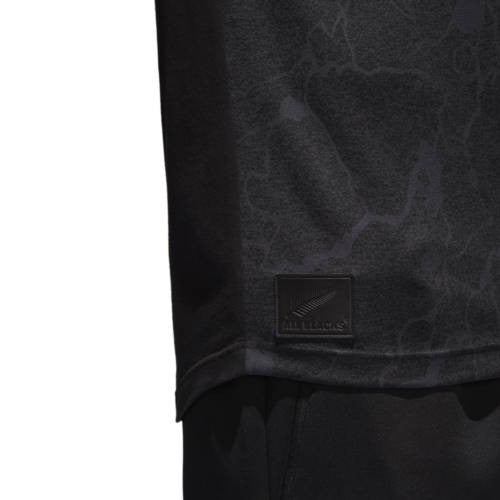 Canotta da rugby All Blacks in edizione limitata Adidas, nero con texture a fulmine.