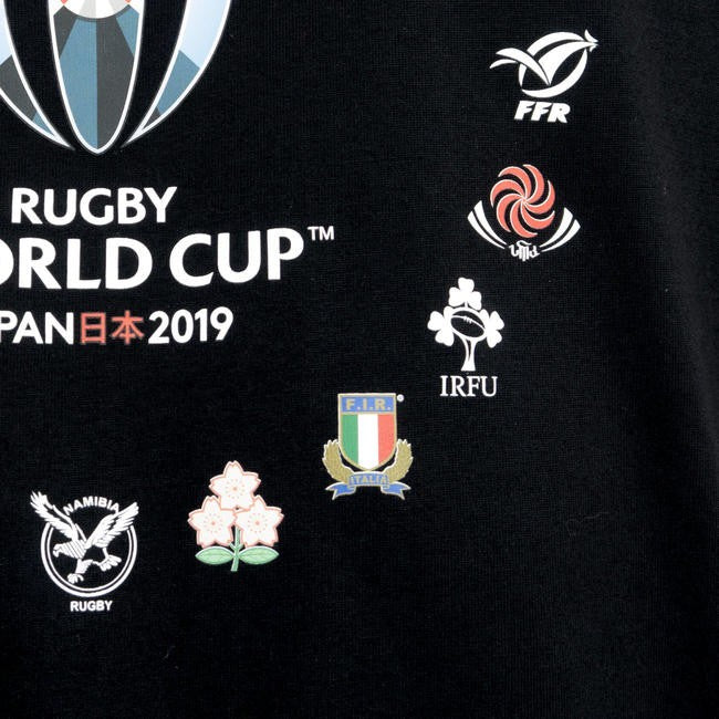 T-shirt nera RWC 2019 con loghi delle squadre di rugby.