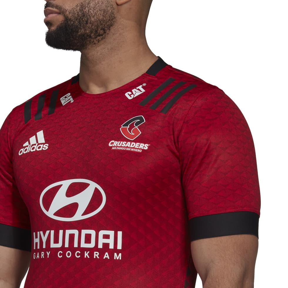 Maglia da rugby Crusaders Home 2021-22 Adidas rossa con logo Hyundai.