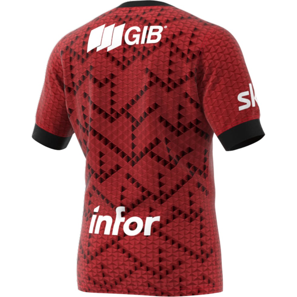 Maglia Rugby Crusaders Home 2021-22 con logo GIB e sponsor Infor sul retro.