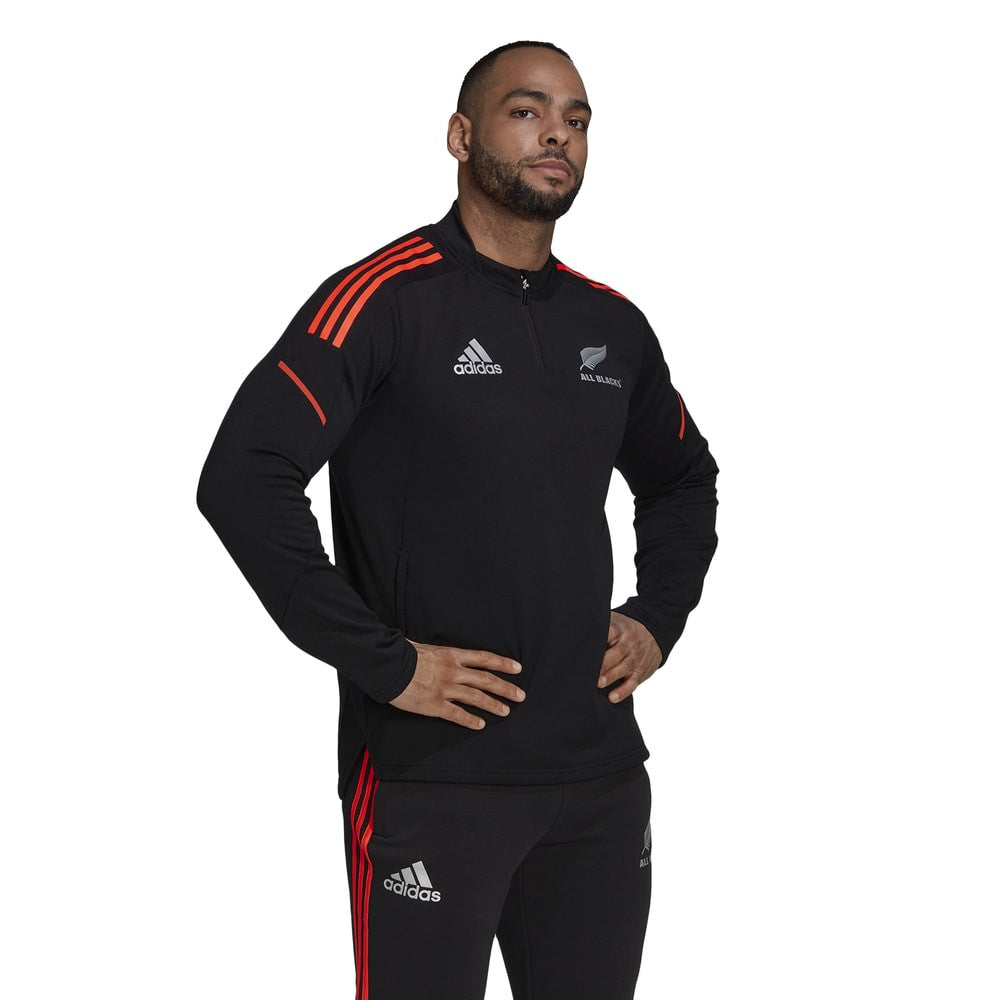 Felpa nera da uomo Adidas Rugby All Blacks con zip e dettagli rossi.