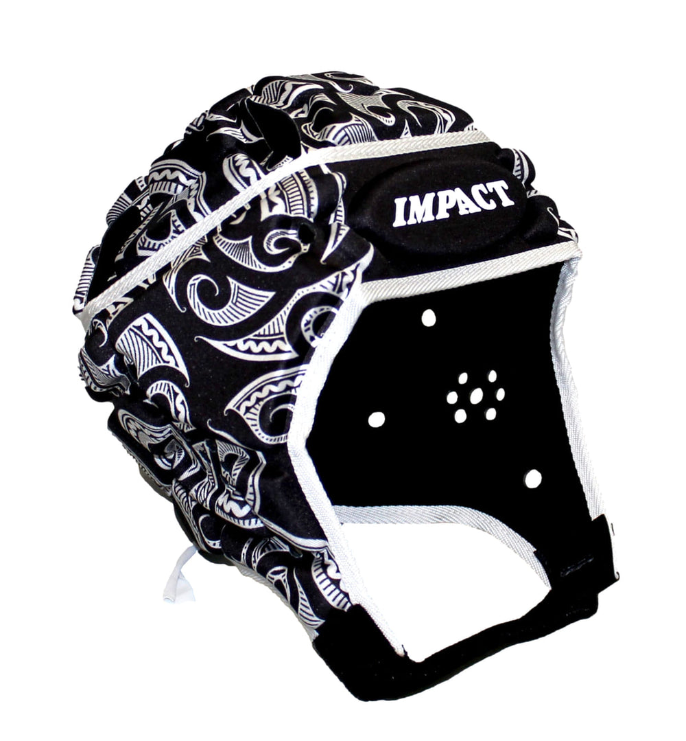 Caschetto Rugby Impact Kiwi Maori Nero: casco protettivo da rugby con design ispirato ai Maori, bianco e nero.